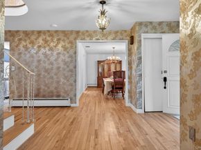 4 Penn Court, Dix Hills NY 11746