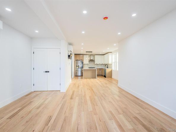 77-10 162nd Street, Flushing NY 11366