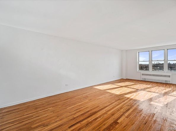 3425 150th Pl 4D, Flushing NY 11354