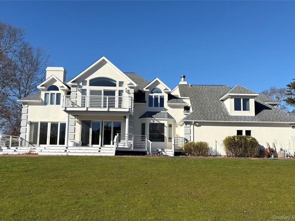 4 Mill Pond Road, Hampton Bays NY 11946