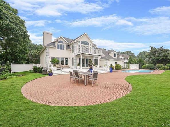 4 Mill Pond Road, Hampton Bays NY 11946