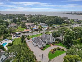 4 Mill Pond Road, Hampton Bays NY 11946