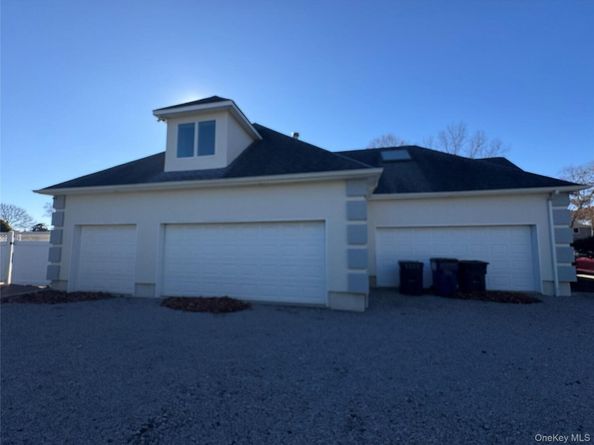 4 Mill Pond Road, Hampton Bays NY 11946