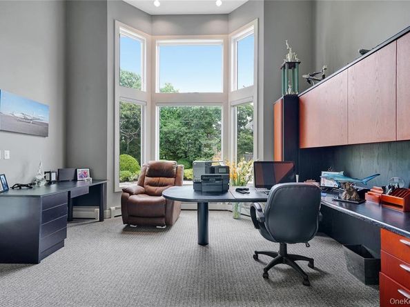 4 Mill Pond Road, Hampton Bays NY 11946