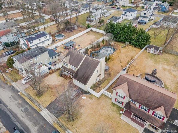 80 Fairview Avenue, Islip Terrace NY 11752