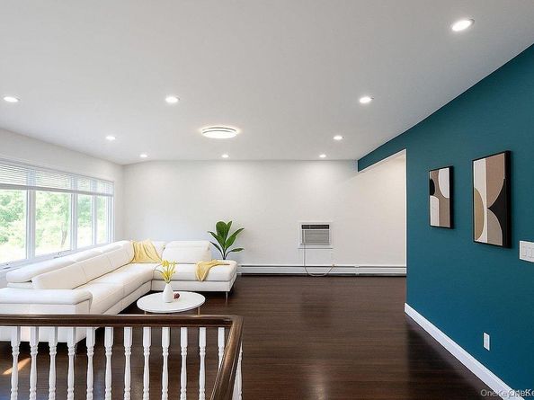 18 Park Drive E, Syosset NY 11791