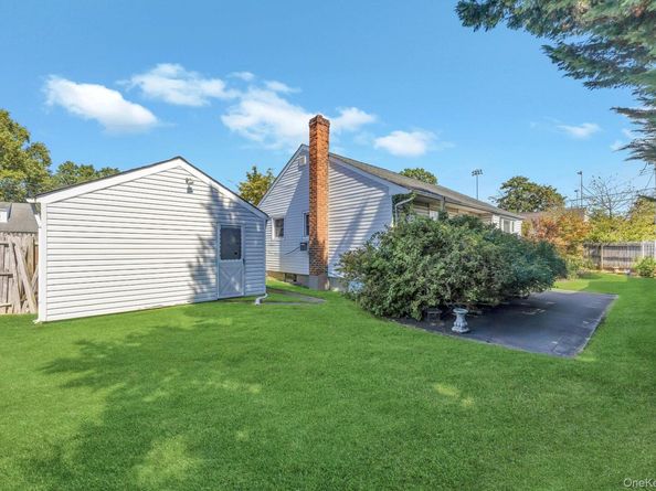 10 Layton Avenue, Hicksville NY 11801