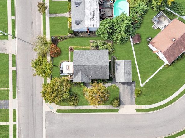 10 Layton Avenue, Hicksville NY 11801