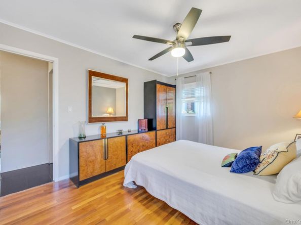 10 Layton Avenue, Hicksville NY 11801