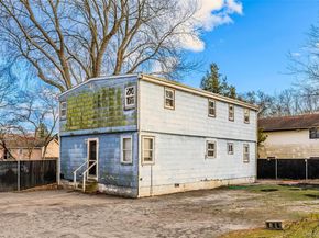 6 Sportsman Court, Shirley NY 11967