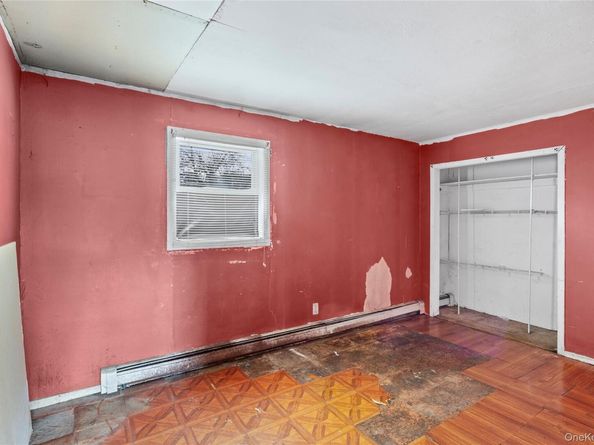 6 Sportsman Court, Shirley NY 11967