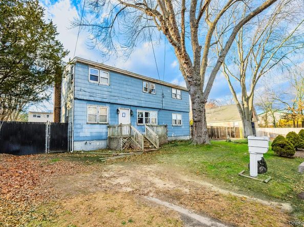 6 Sportsman Court, Shirley NY 11967