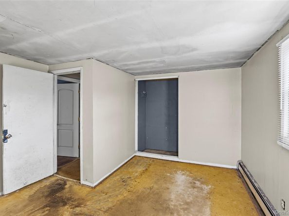 6 Sportsman Court, Shirley NY 11967