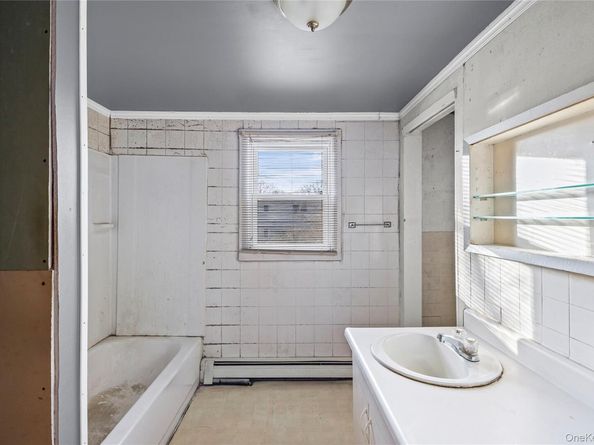 6 Sportsman Court, Shirley NY 11967