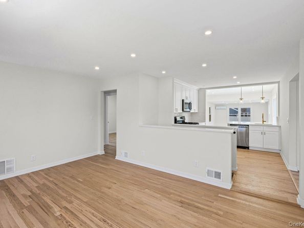 47 Walnut Avenue E, Farmingdale NY 11735