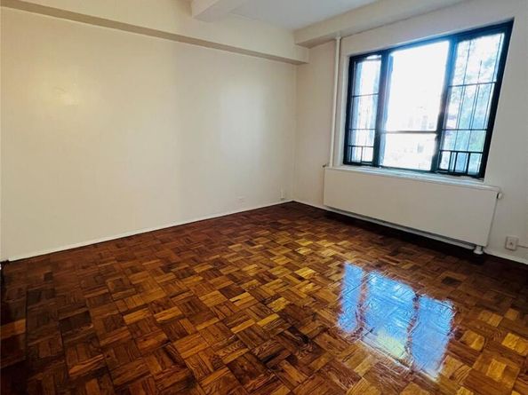 2033 McGraw Avenue MH, Bronx NY 10462