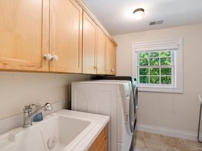 6 Woodruff Lane, Bridgehampton NY 11932