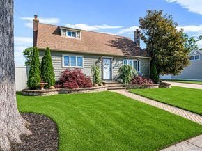 403 Brookside Court, Copiague NY 11726