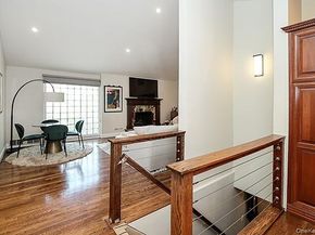 32 Randy Lane, Plainview NY 11803