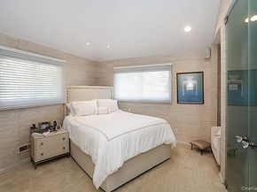 32 Randy Lane, Plainview NY 11803