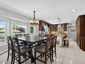 4 Cropley Court, Melville NY 11747