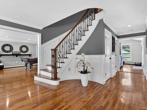 4 Cropley Court, Melville NY 11747