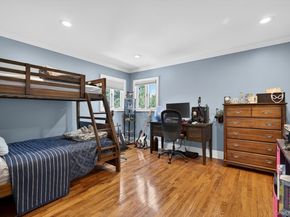 4 Cropley Court, Melville NY 11747