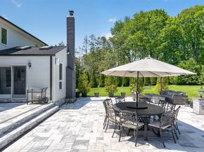 4 Cropley Court, Melville NY 11747