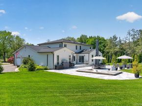4 Cropley Court, Melville NY 11747