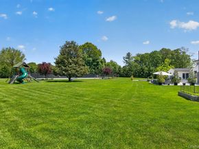 4 Cropley Court, Melville NY 11747