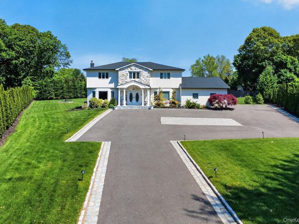 4 Cropley Court, Melville NY 11747