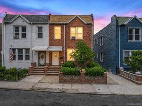 3707 20th Road, Astoria NY 11105