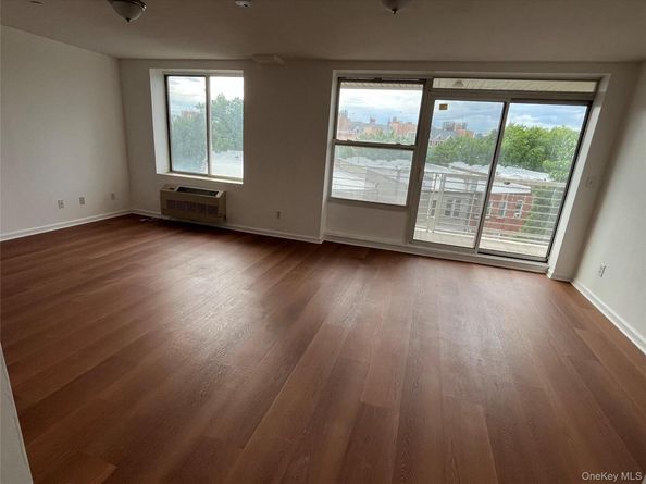 81-15 Queens Boulevard 4J, Elmhurst NY 11373