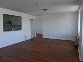 81-15 Queens Boulevard 4J, Elmhurst NY 11373