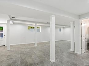 17 Tatterson Street, Roslyn NY 11576