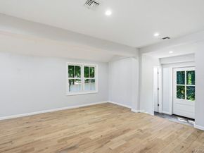 17 Tatterson Street, Roslyn NY 11576