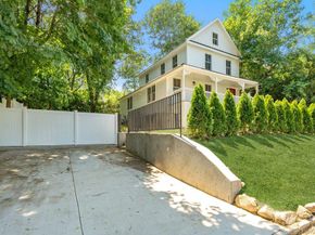 17 Tatterson Street, Roslyn NY 11576
