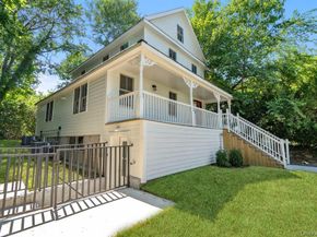 17 Tatterson Street, Roslyn NY 11576