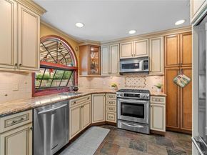 38 Hillvale Road, Albertson NY 11507