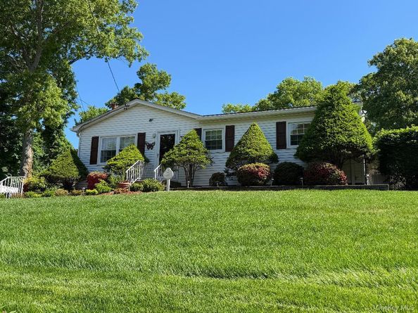 3 Commack Road, Sound Beach NY 11789