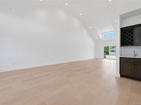 19 Montauk Highway 9, Westhampton NY 11977