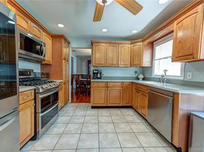 3 Thompson Hill Road, Saint James NY 11780