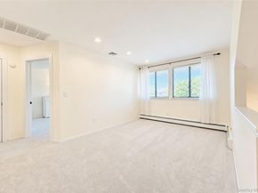 25 Vineyard Way, Mount Sinai NY 11766