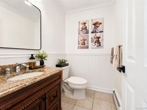 25 Vineyard Way, Mount Sinai NY 11766