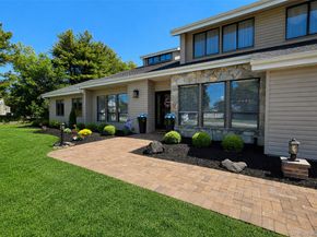 25 Vineyard Way, Mount Sinai NY 11766