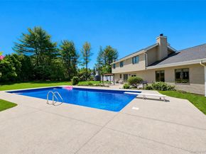 25 Vineyard Way, Mount Sinai NY 11766