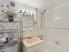 61-15 97 Street 12H, Rego Park NY 11374