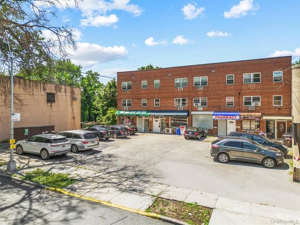 42-18 235 Street, Douglaston NY 11363