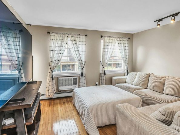 13-24 208th Place 167U, Bayside NY 11360