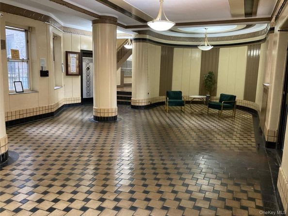 2166 Bronx Park E 6C, Bronx NY 10462